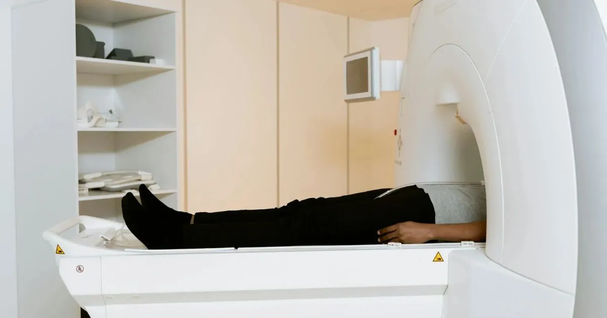  Kanker tulang atau yang dikenal sebagai osteosarkoma adalah salah satu jenis kanker pada anak yang sering terjadi di usia remaja.