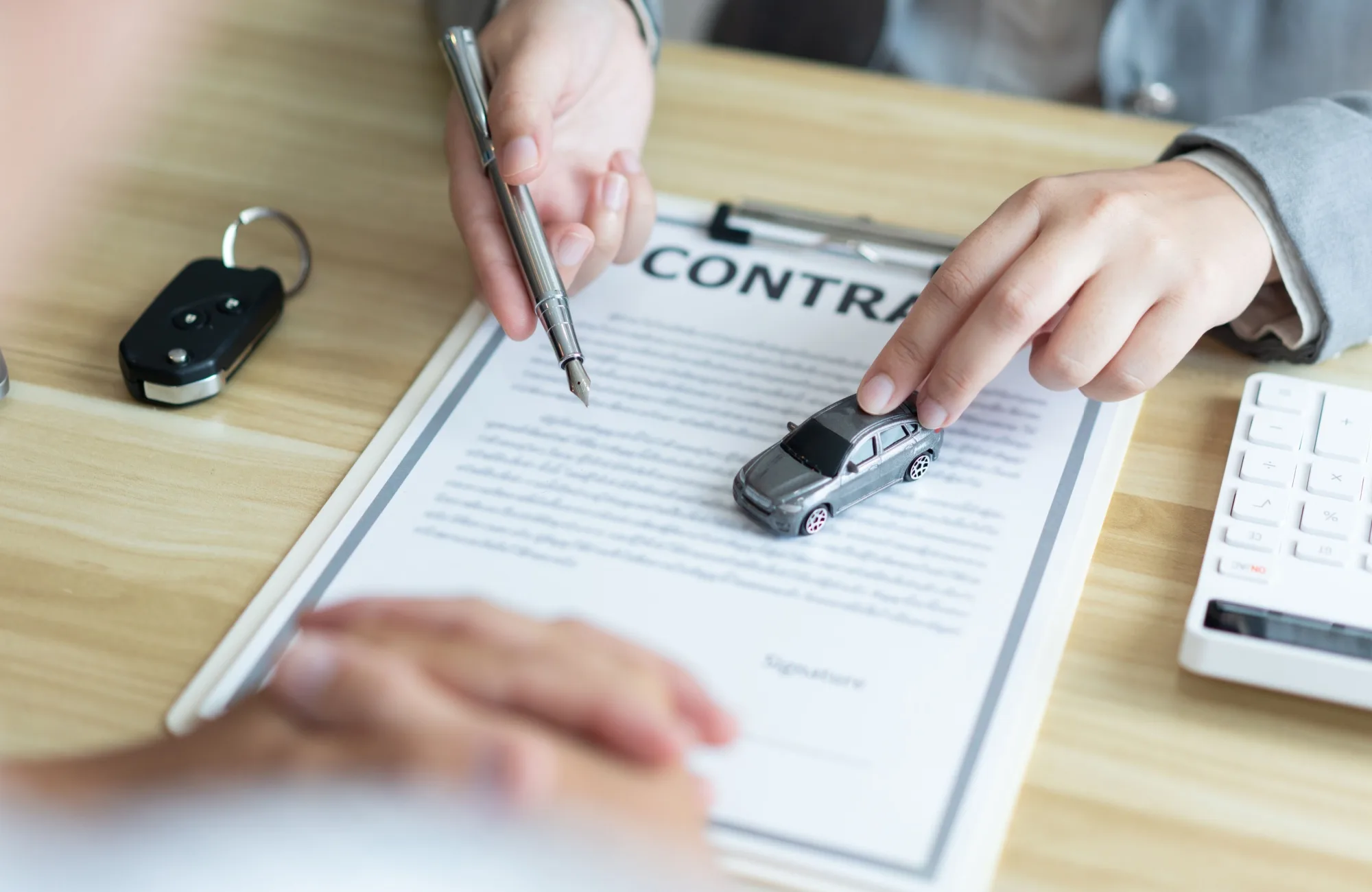 Kenapa premi Asuransi Mobil Oona hanya dibayar tahunan