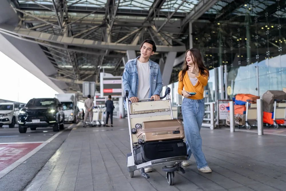 Oona Insurance Catat Lonjakan 400% Asuransi Perjalanan Internasional Jelang Liburan Akhir Tahu